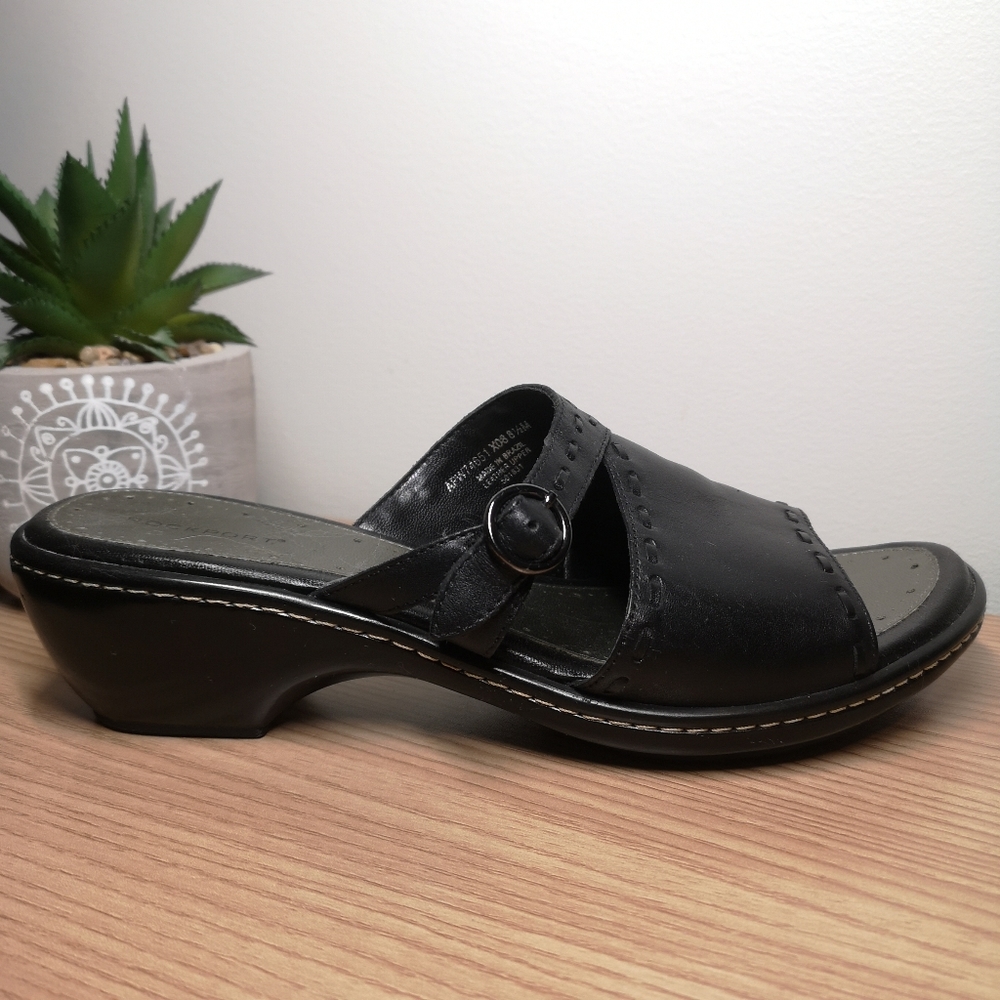 ROCKPORT Leather Sandals Black  size 8.5